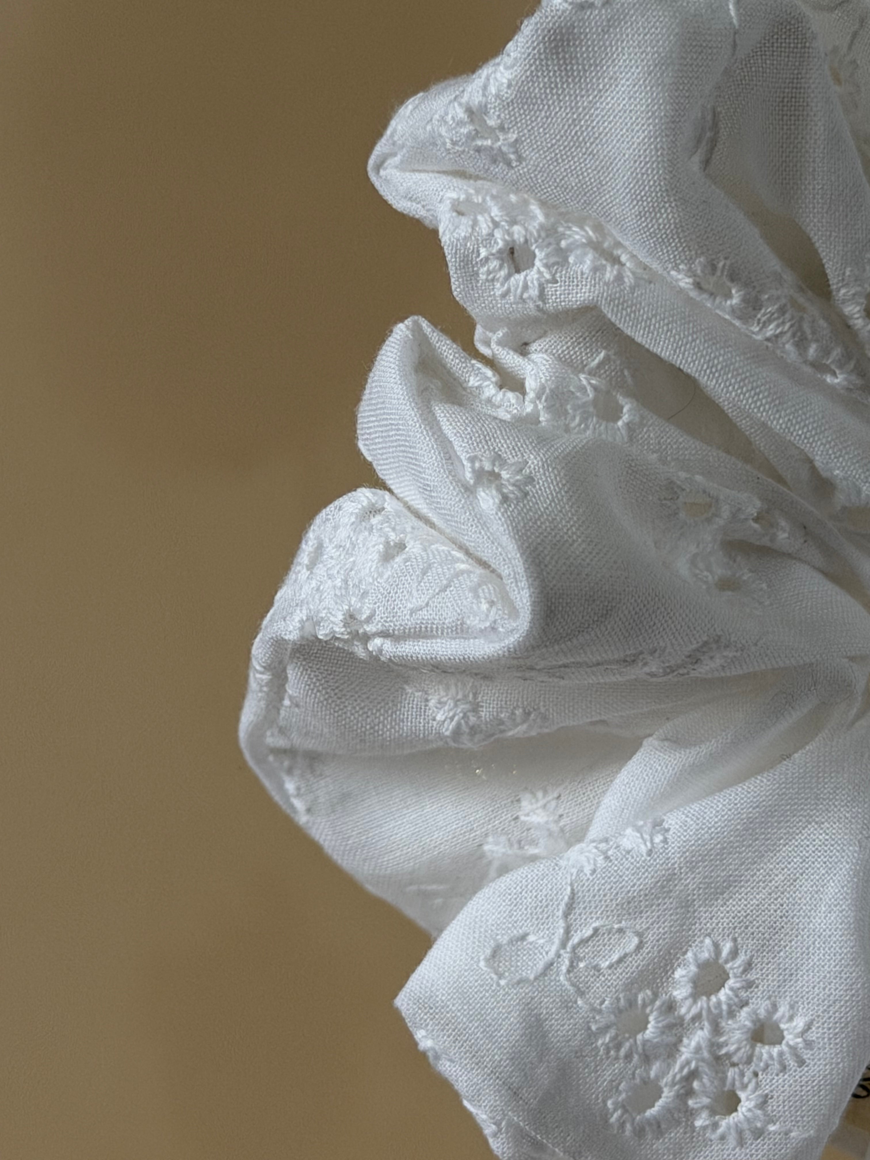 Chouchou - Broderie blanche